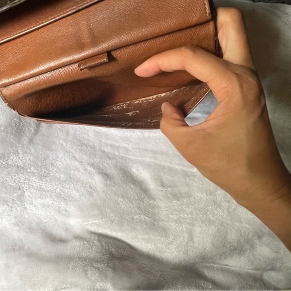 Authentic LV Sarah wallet - Picture 8 of 15